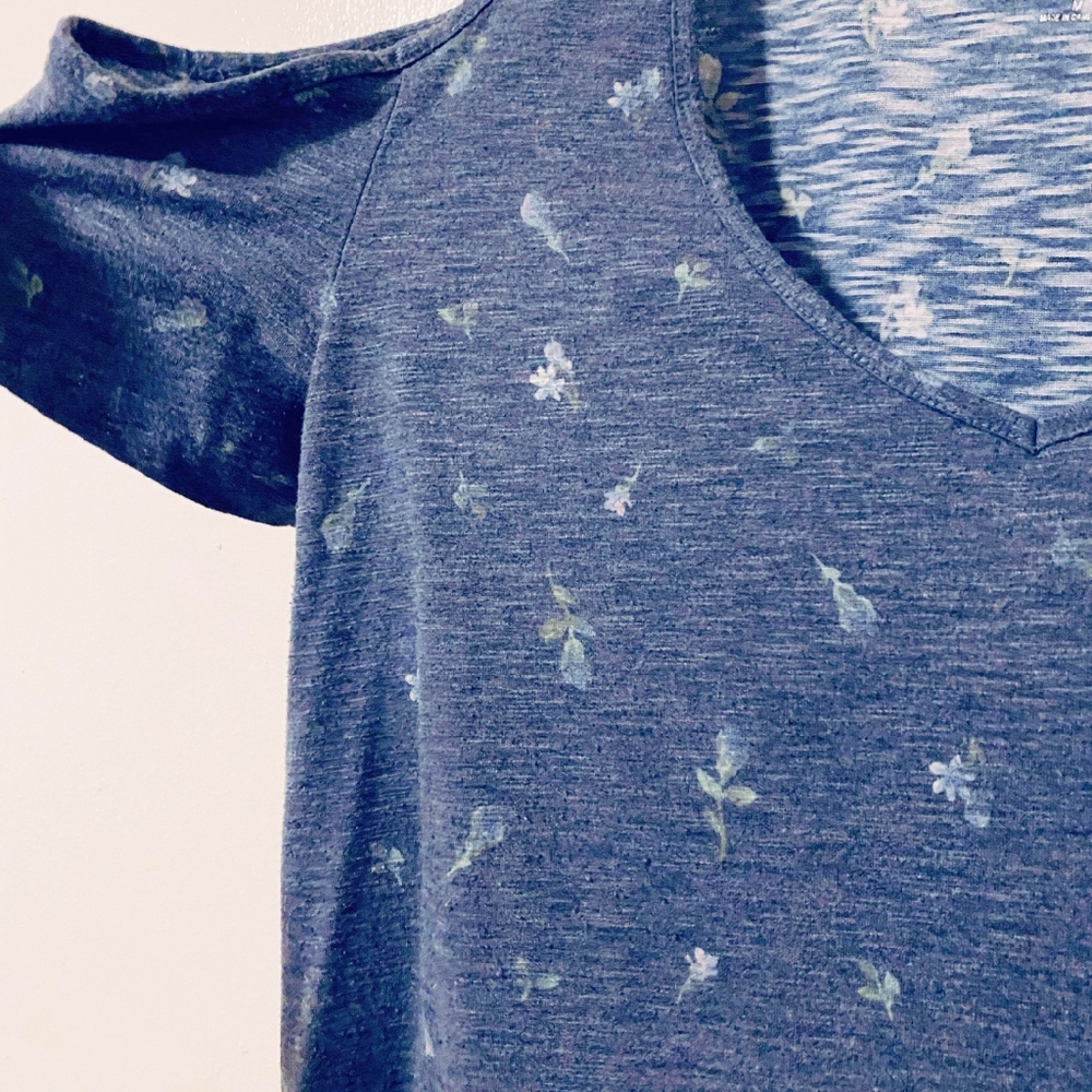 🌸Spring Blouse🌸 - Picture 2 of 2